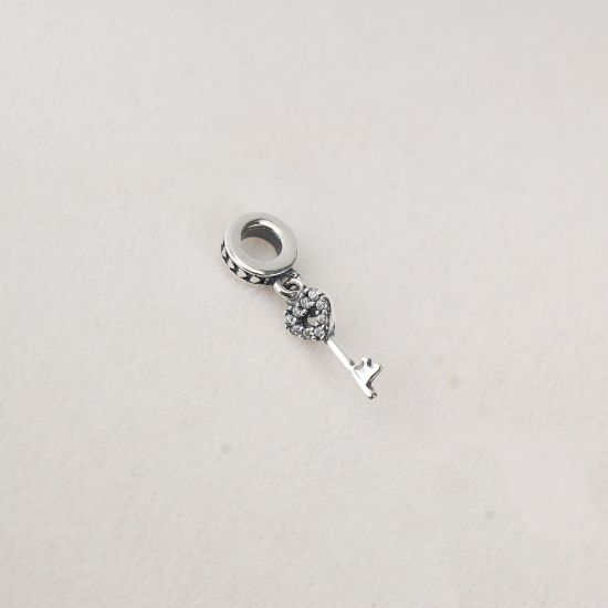 صورة charm فضة 925 على شكل مفتاح وقلب